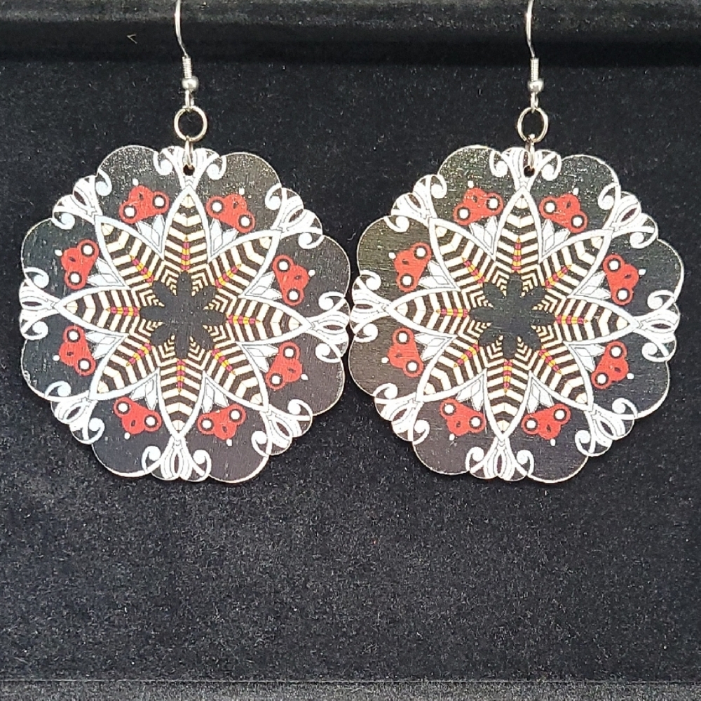 Elegant Red and Black Patterned Earrings